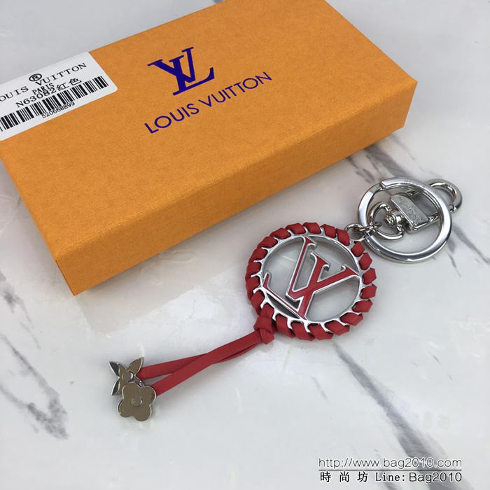 路易威登LV 頂級原單 M63082黑色 LV Circle為特色 Very包飾與鑰匙扣 鑰匙環 彈簧扣上刻有路易威登簽名字樣  ydh1040